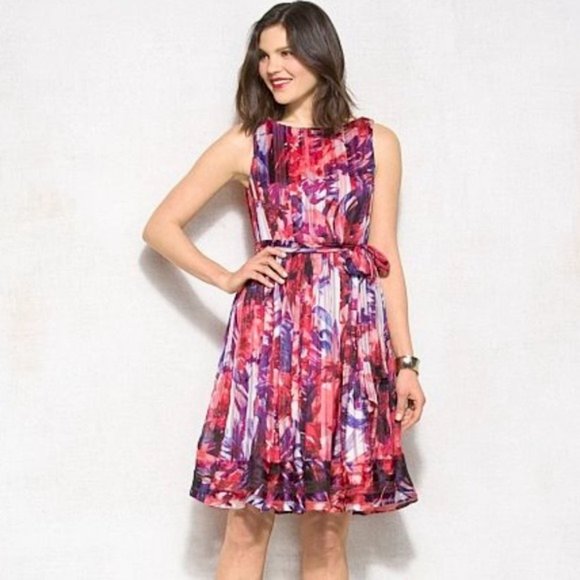Carmen Marc Valvo Dresses & Skirts - LUXE CARMEN MARC VALVO FLORAL PINK DRESS